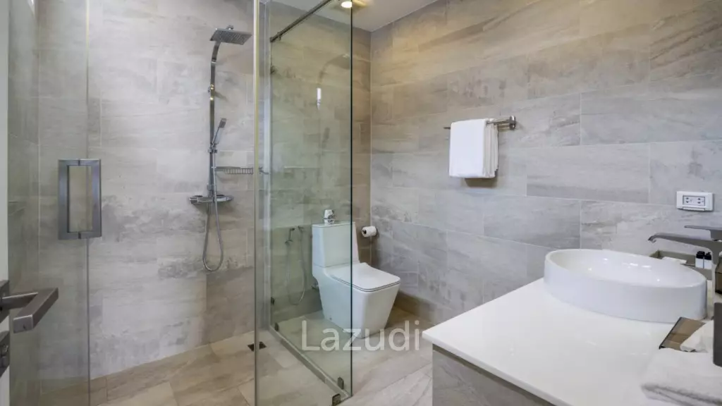 Modern Standalone 3-Bedroom Pool Villa for Sale in Soi Pasak