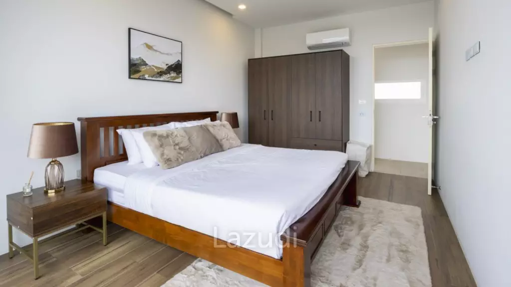 Modern Standalone 3-Bedroom Pool Villa for Sale in Soi Pasak