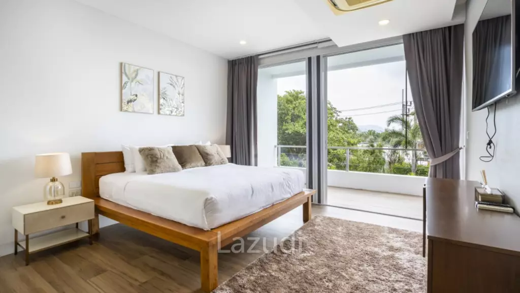 Modern Standalone 3-Bedroom Pool Villa for Sale in Soi Pasak
