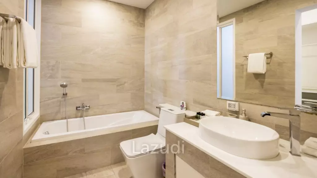 Modern Standalone 3-Bedroom Pool Villa for Sale in Soi Pasak