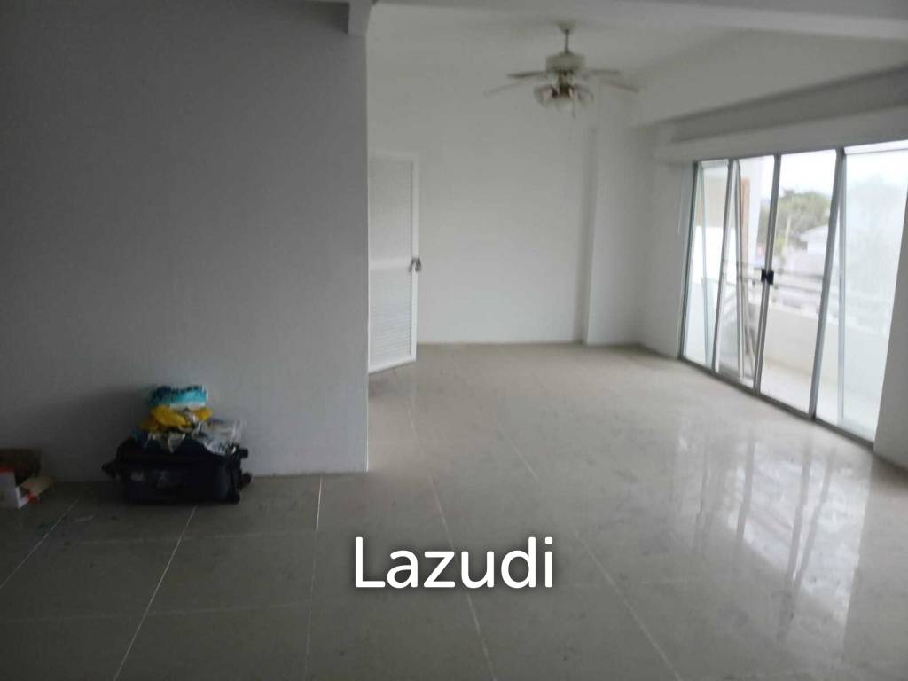 2 Bedrooms 2 Bathrooms 179 SQ.M. Somphong Condotel