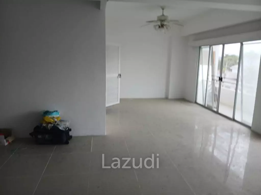 2 Bedrooms 2 Bathrooms 179 SQ.M. Somphong Condotel
