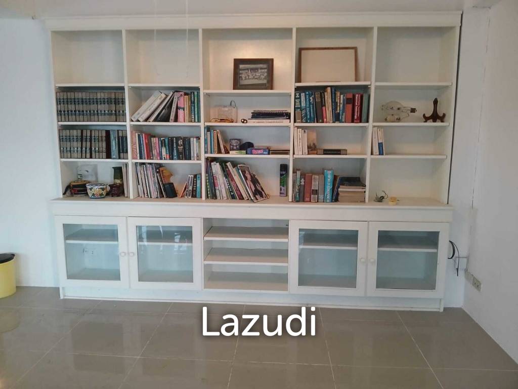 2 Bedrooms 2 Bathrooms 179 SQ.M. Somphong Condotel