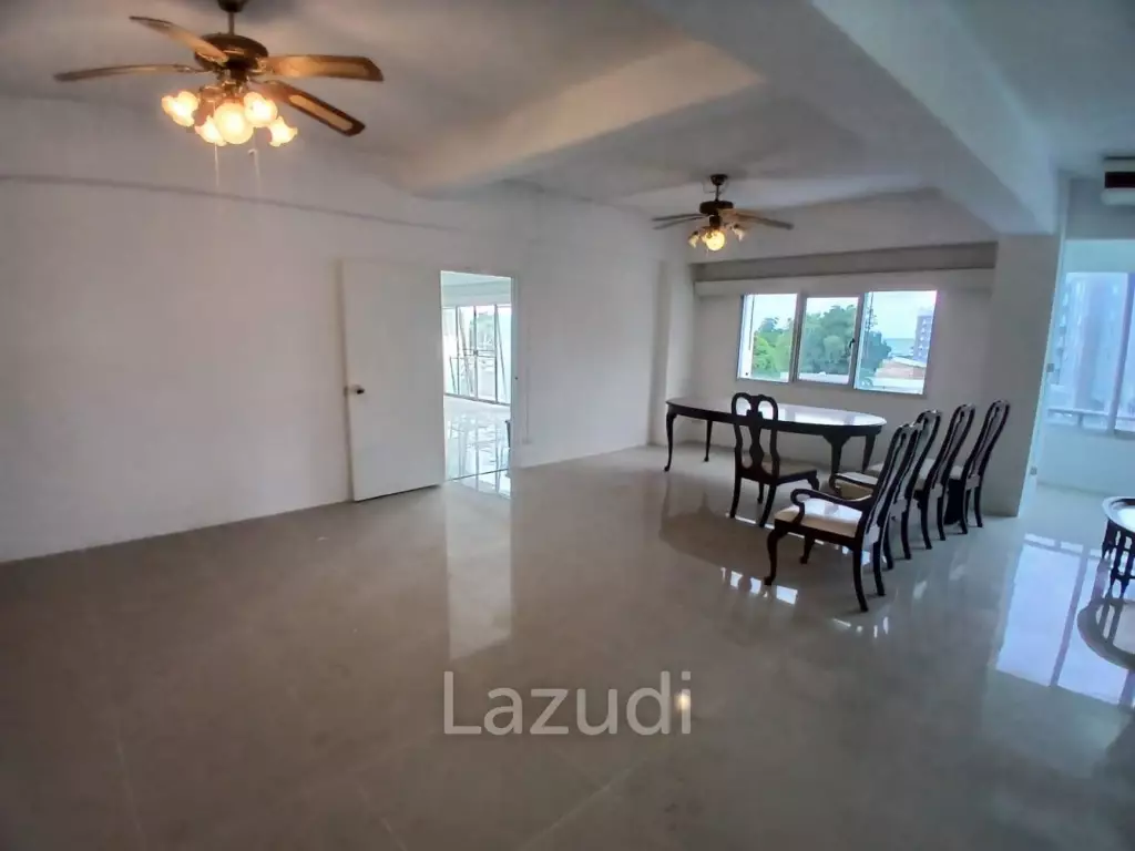 2 Bedrooms 2 Bathrooms 179 SQ.M. Somphong Condotel