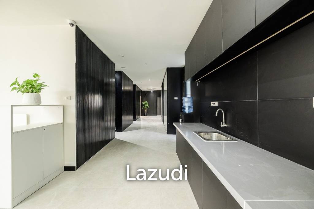 Premium Fully Furnished Office in Huai Khwang