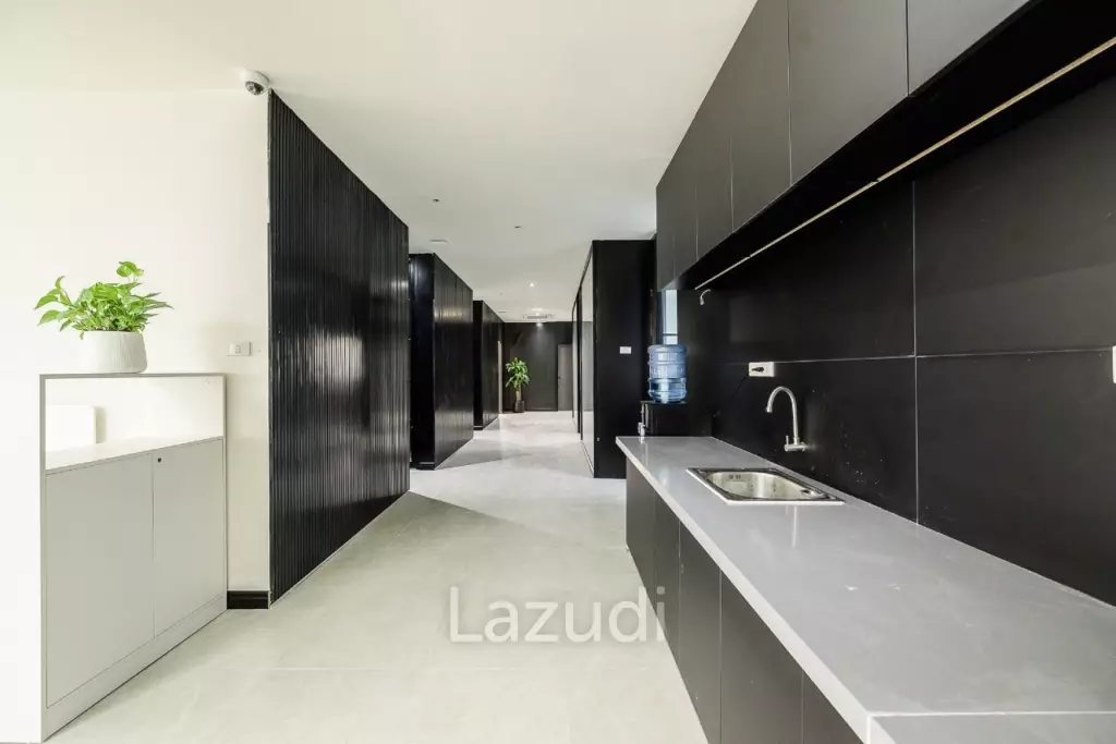Premium Fully Furnished Office in Huai Khwang