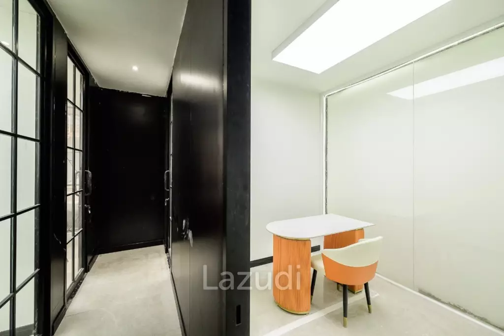 Premium Fully Furnished Office in Huai Khwang