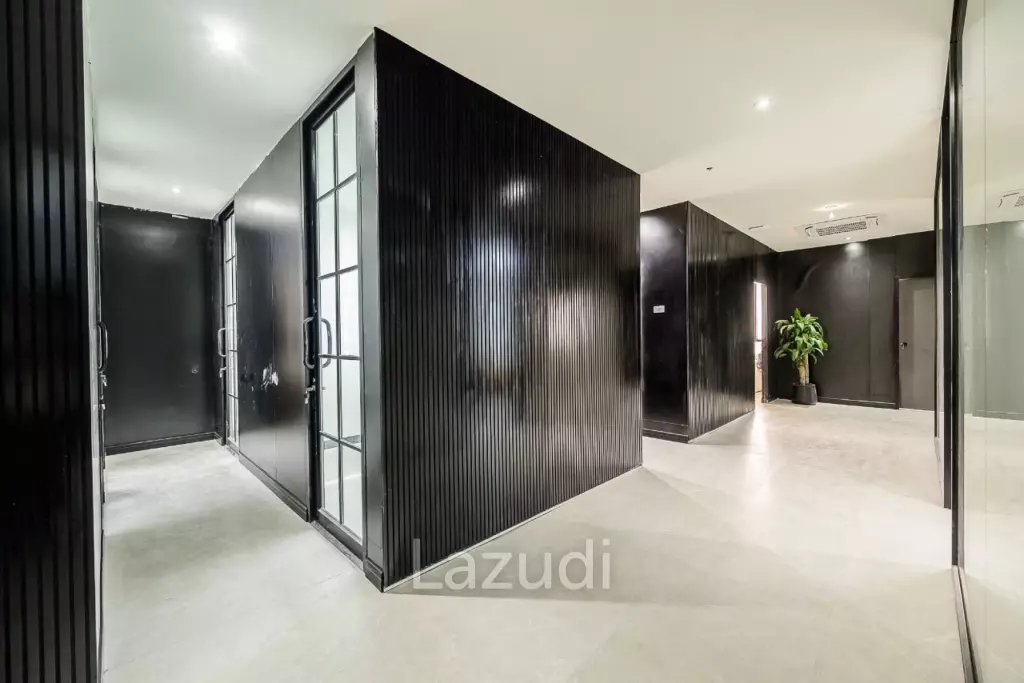 Premium Fully Furnished Office in Huai Khwang