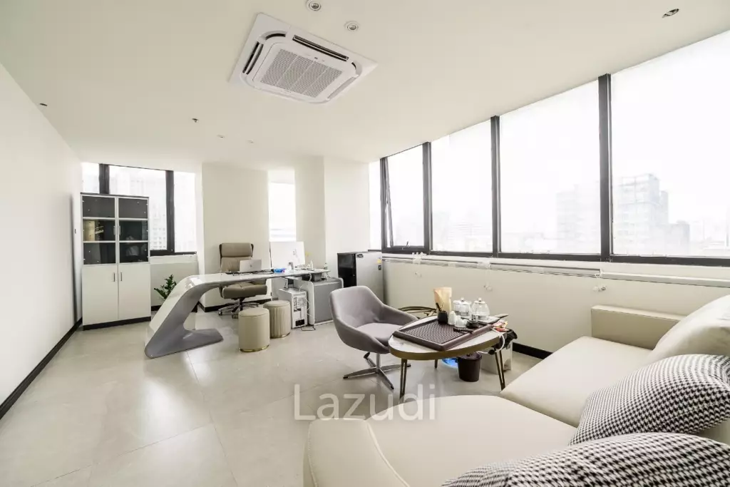 Premium Fully Furnished Office in Huai Khwang