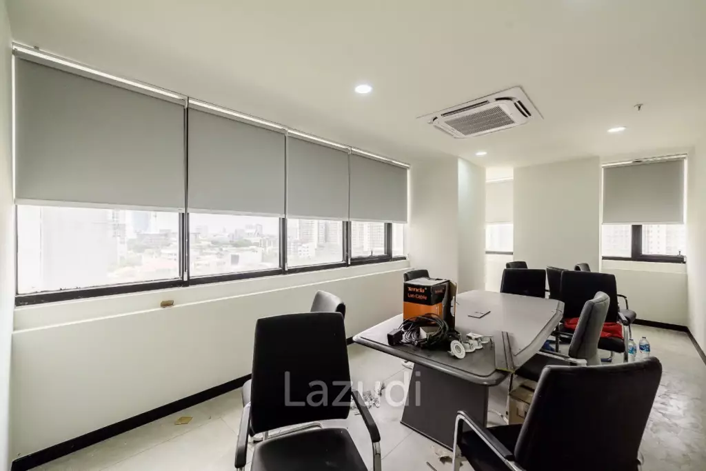 Premium Fully Furnished Office in Huai Khwang