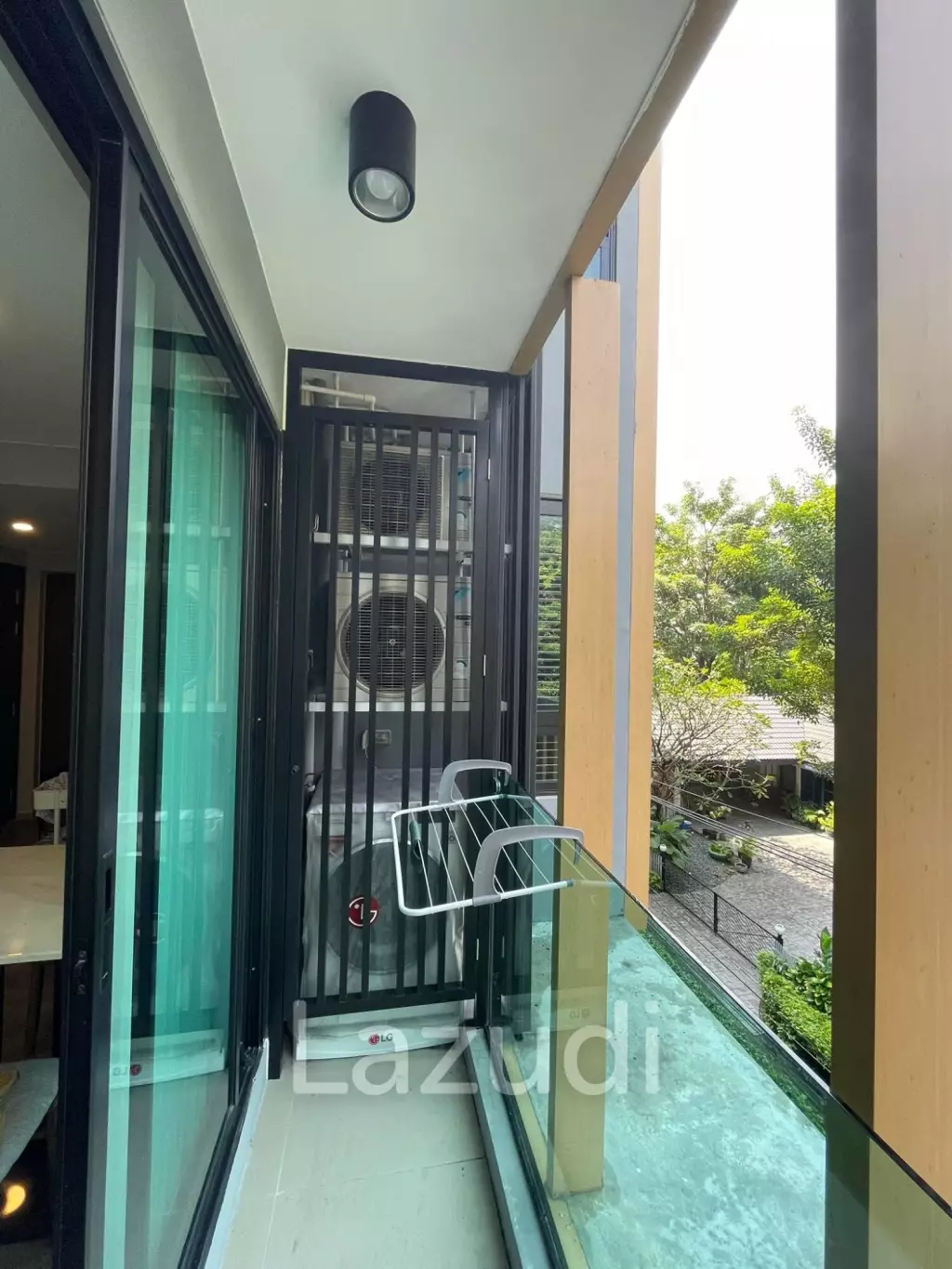1 Bedroom 1 Bathroom 35 Sq.m The Teak Sukhumvit 39