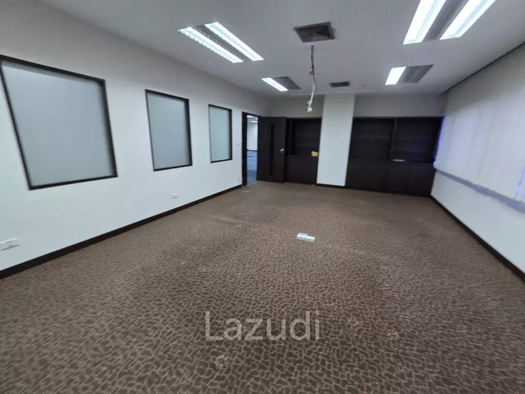 CTI Tower Modern Office Space in Khlong Toei Bangkok