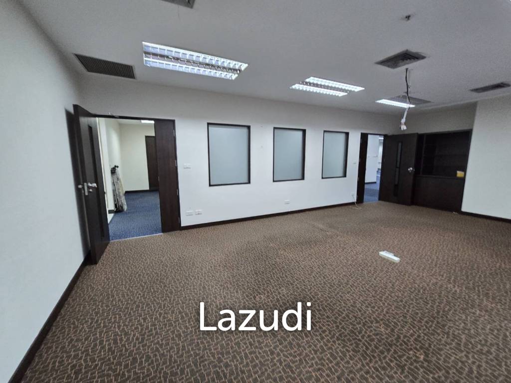 CTI Tower Modern Office Space in Khlong Toei Bangkok