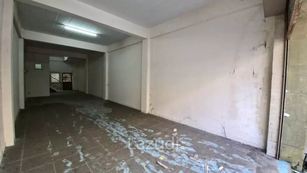 4 Beds 3 Baths 192 SQ.M. Commercial Building