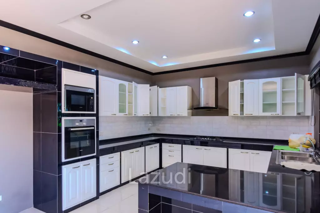 Stunning 5 Bed Pool  Villa at Wangphong, Pranburi