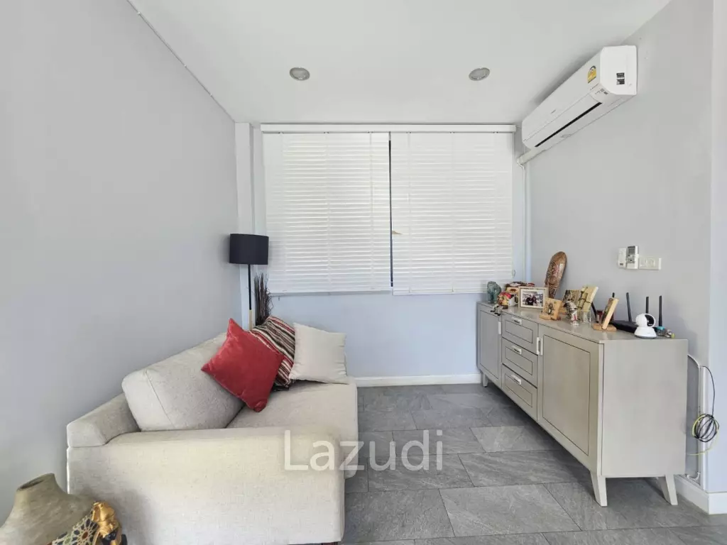 Modern 3 Bed Villa with 1.5 Rai Land  at Pranburi