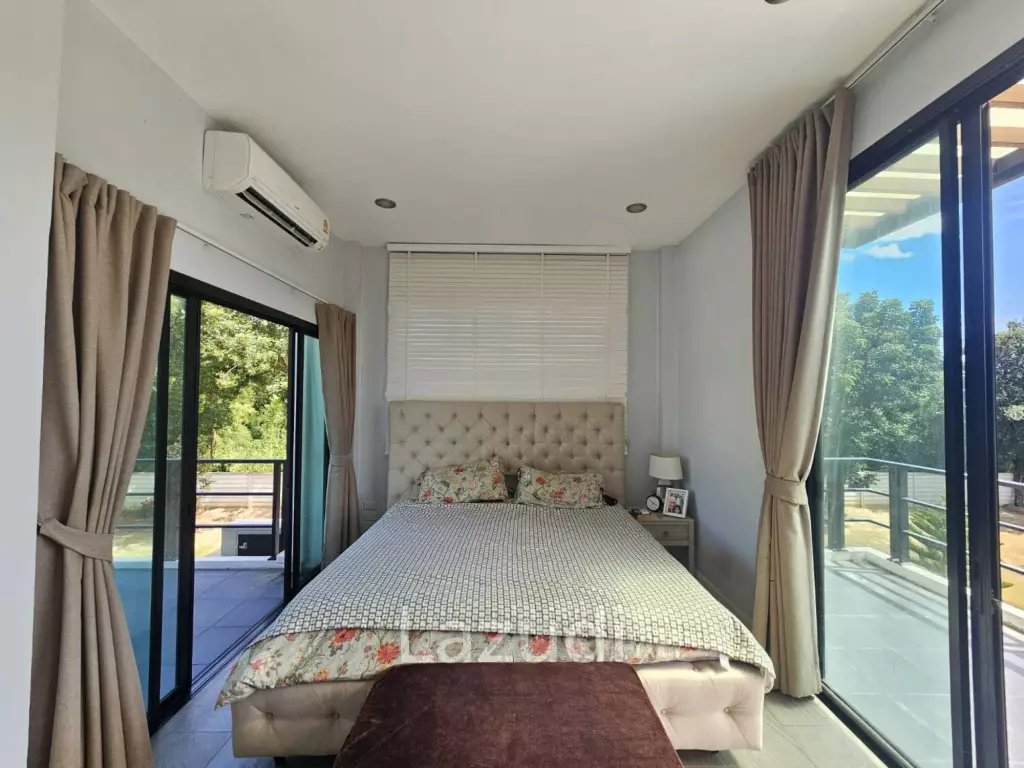 Modern 3 Bed Villa with 1.5 Rai Land  at Pranburi