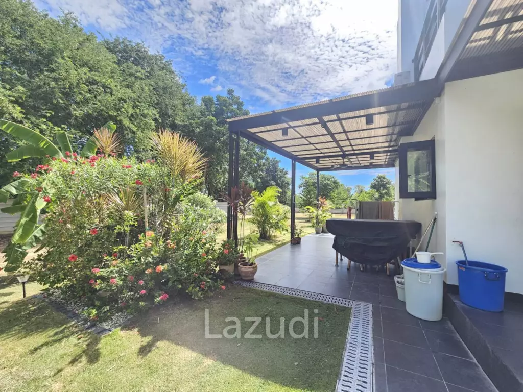 Modern 3 Bed Villa with 1.5 Rai Land  at Pranburi