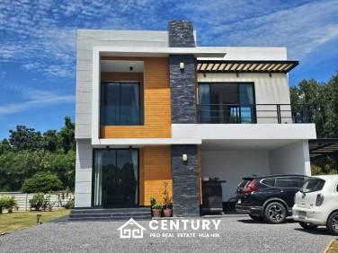 Modern 3 Bed Villa with 1.5 Rai Land  at Pranburi