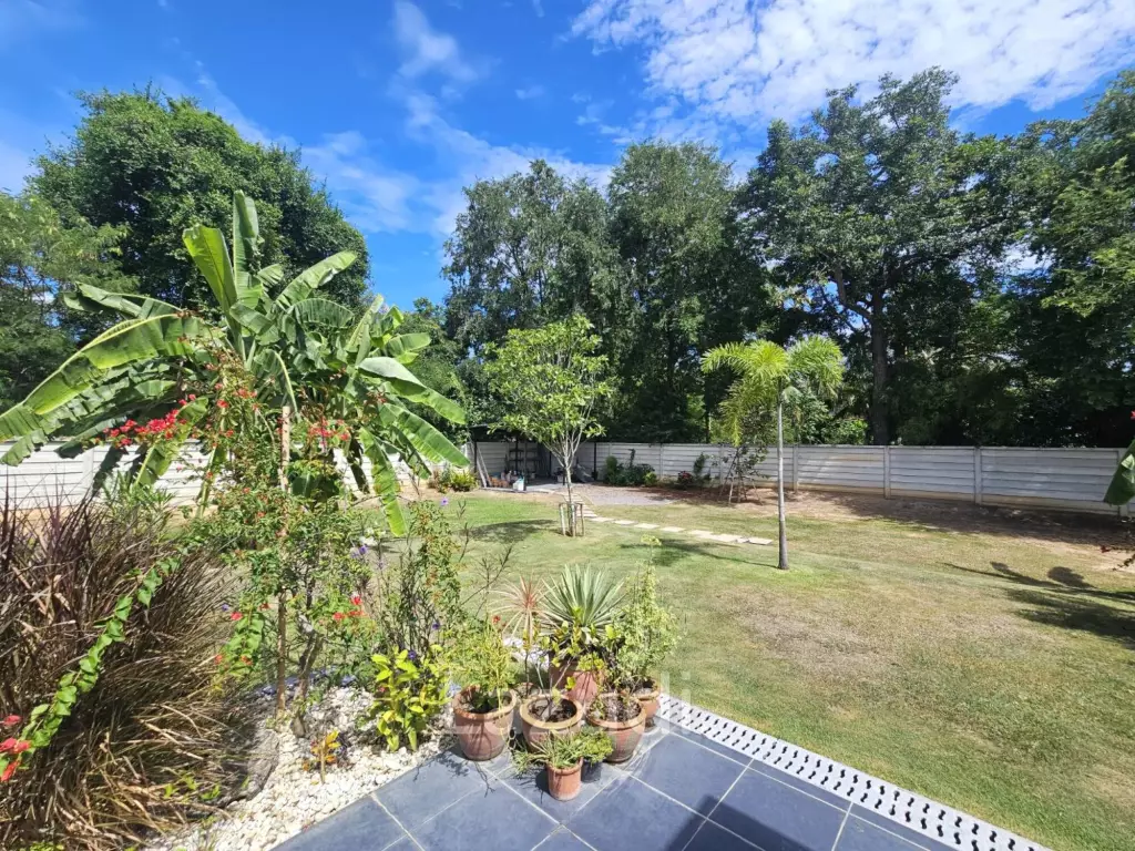 Modern 3 Bed Villa with 1.5 Rai Land  at Pranburi