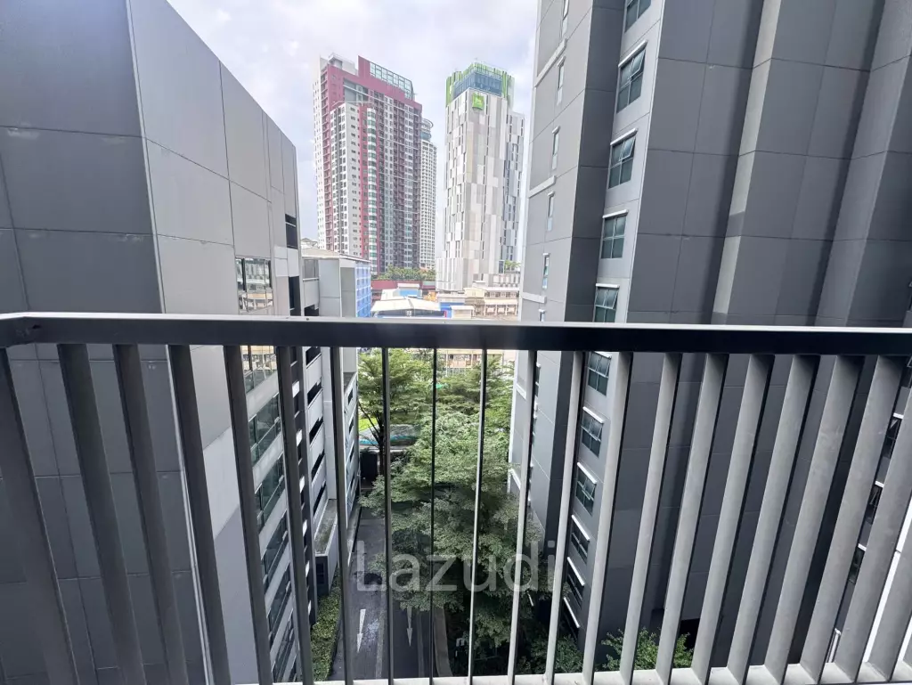 1 Bed plus 1 bath Condo 38 Sq.m. at Life Sukhumvit 48 Bangkok