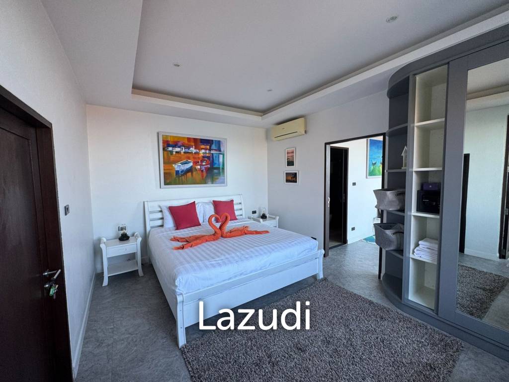 A Luxury 8-Bedroom Residence with Panoramic Sea Views in Bang Por