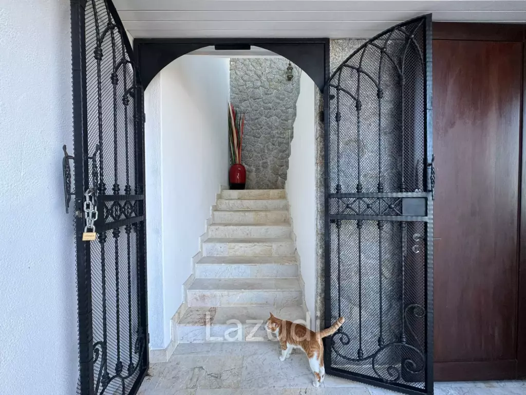 A Luxury 8-Bedroom Residence with Panoramic Sea Views in Bang Por
