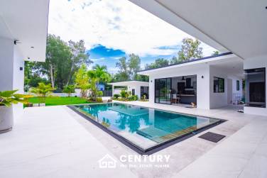 Luxurious Modern 4 Bed Pool Villa  in Hin Lek Fai