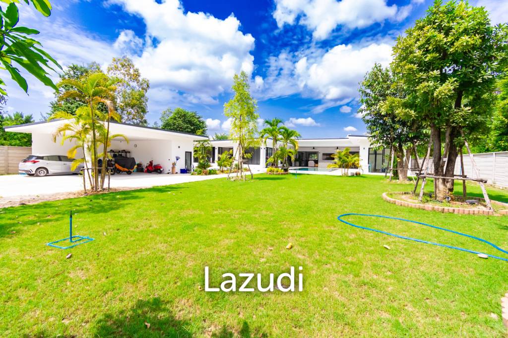 Luxurious Modern 4 Bed Pool Villa  in Hin Lek Fai