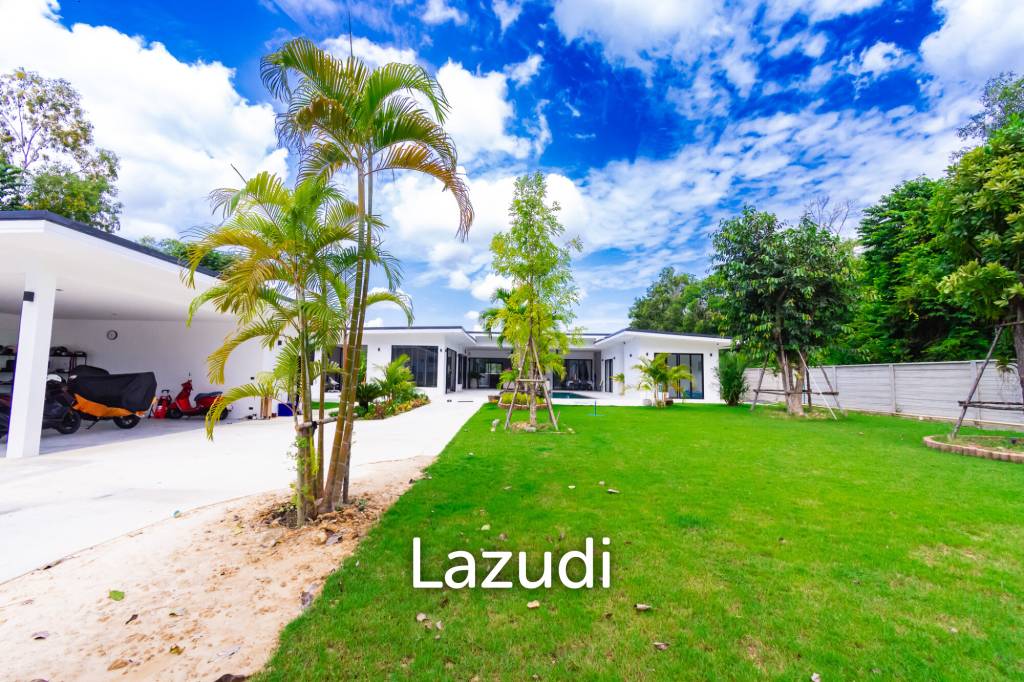 Luxurious Modern 4 Bed Pool Villa  in Hin Lek Fai