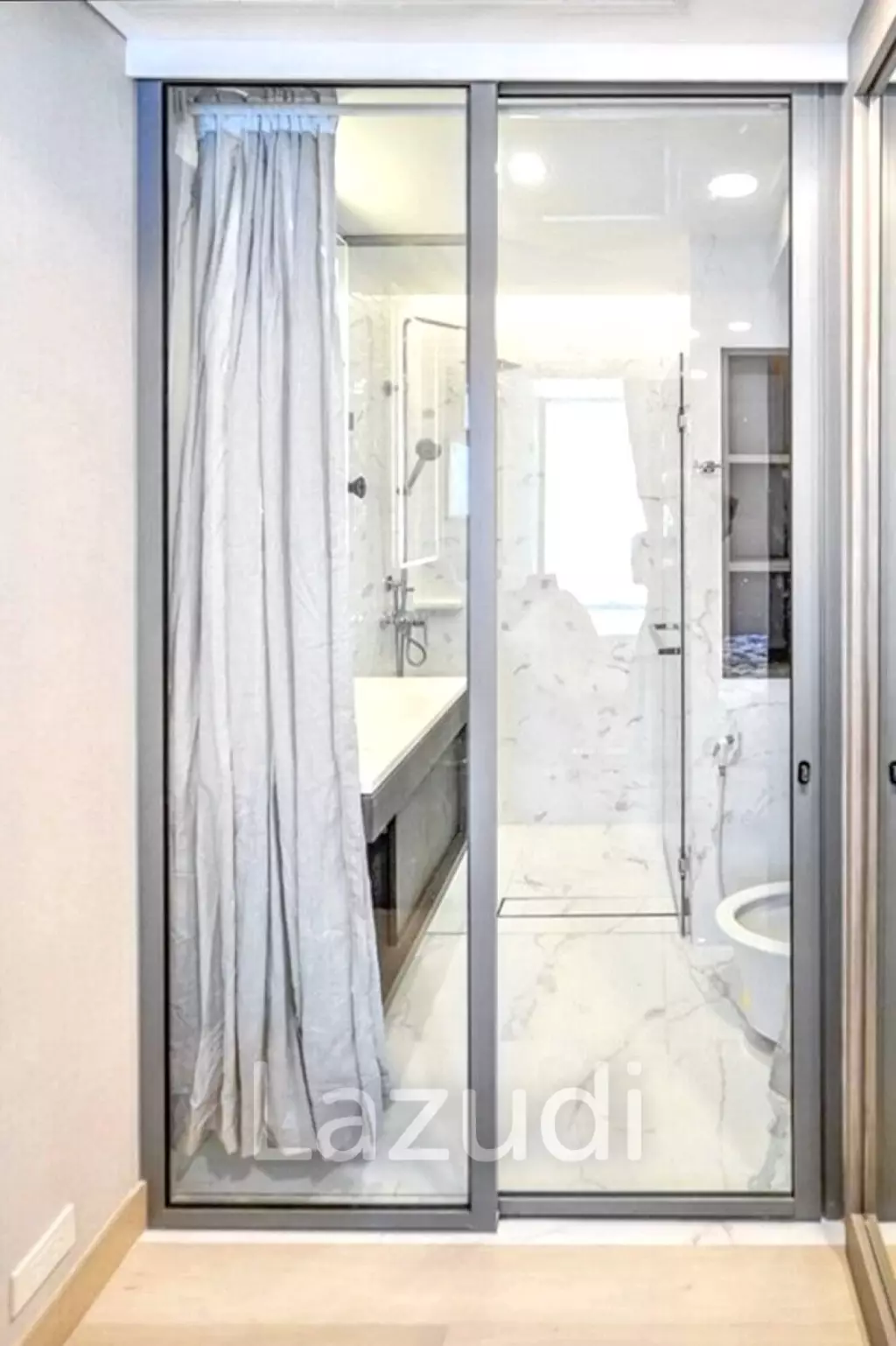 1 Bed 1 Bath 35 SQ.M Siamese Exclusive Queens