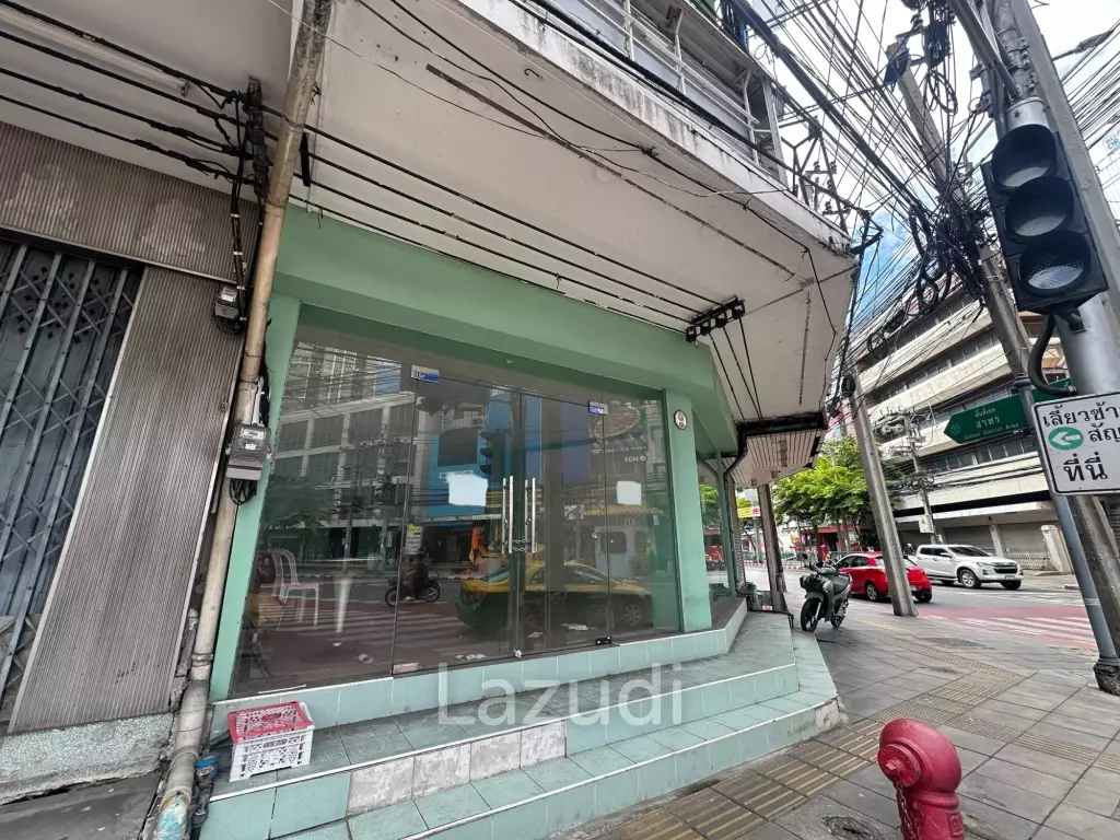 Prime Retail Space in Thung Wat Don Sathon Bangkok