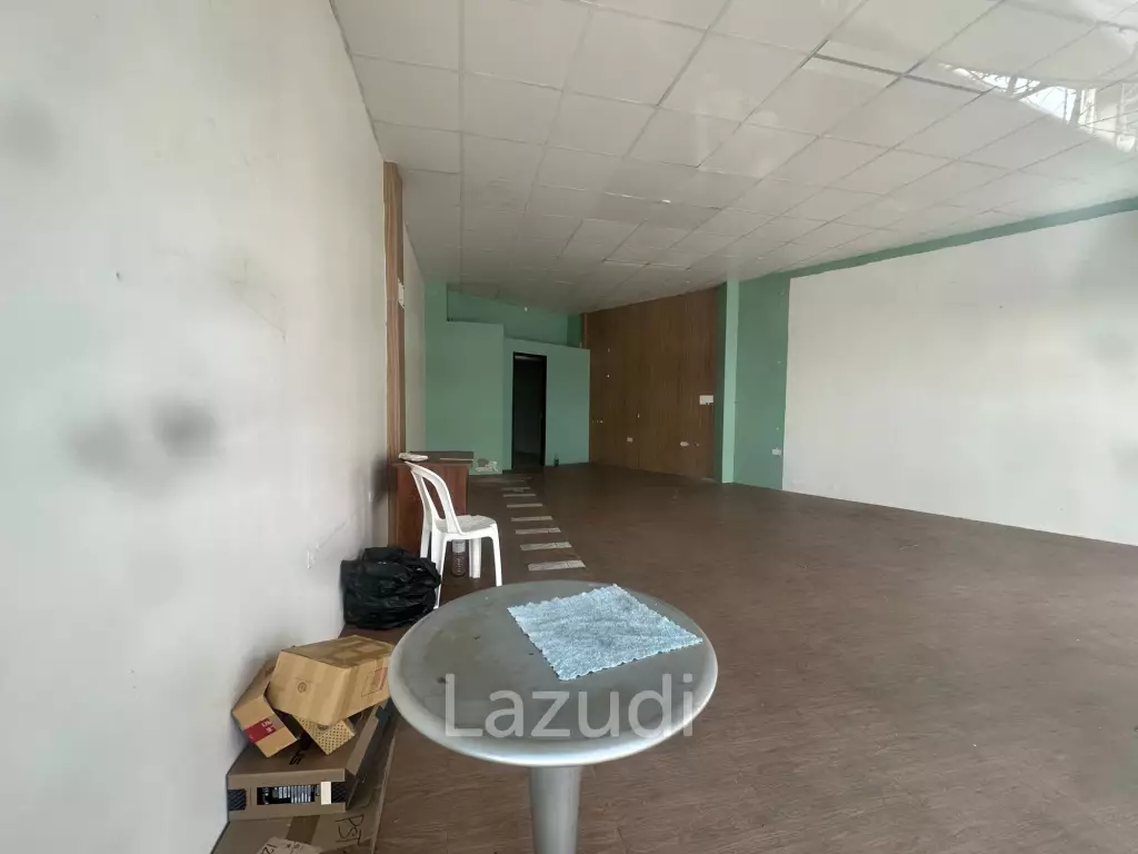 Prime Retail Space in Thung Wat Don Sathon Bangkok