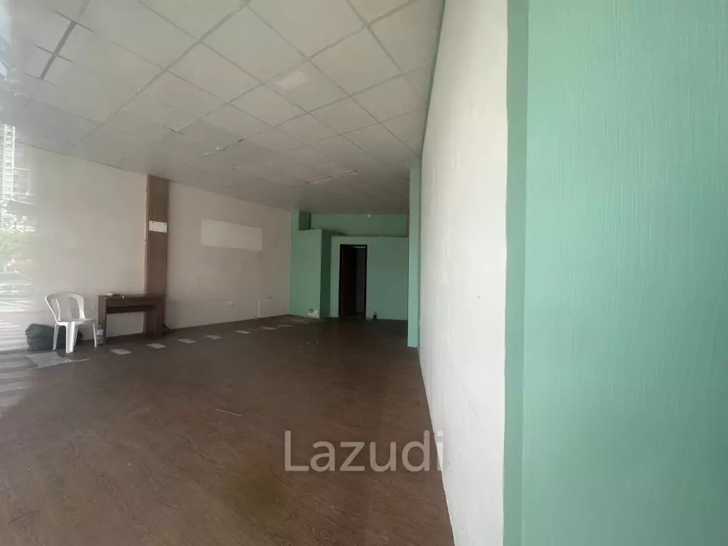 Prime Retail Space in Thung Wat Don Sathon Bangkok