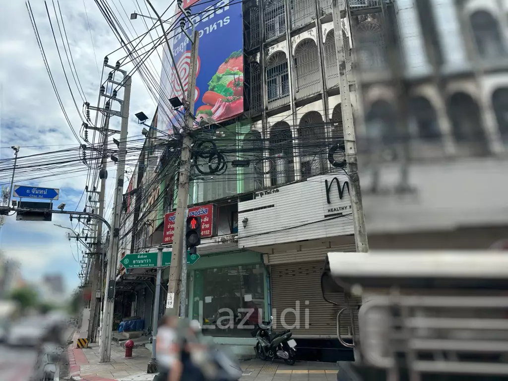 Prime Retail Space in Thung Wat Don Sathon Bangkok