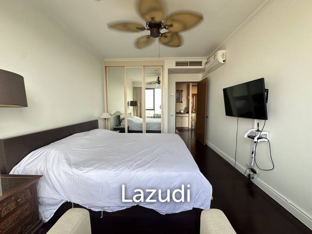 1 bed 1 bath 64 sqm. at Baan Chaopraya Condo