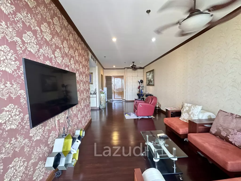 1 bed 1 bath 64 sqm. at Baan Chaopraya Condo