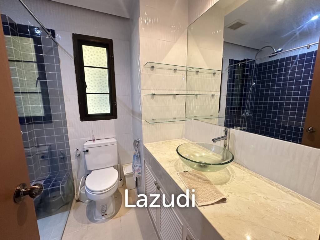 1 bed 1 bath 64 sqm. at Baan Chaopraya Condo