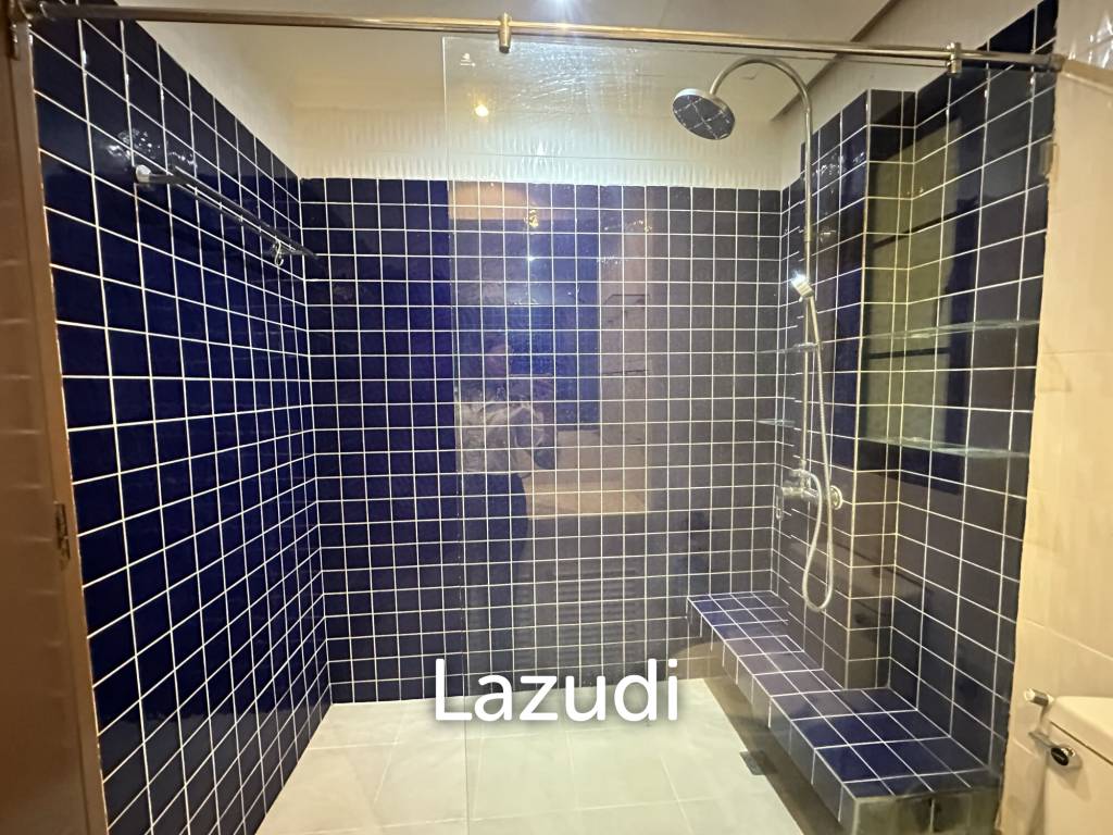 1 bed 1 bath 64 sqm. at Baan Chaopraya Condo