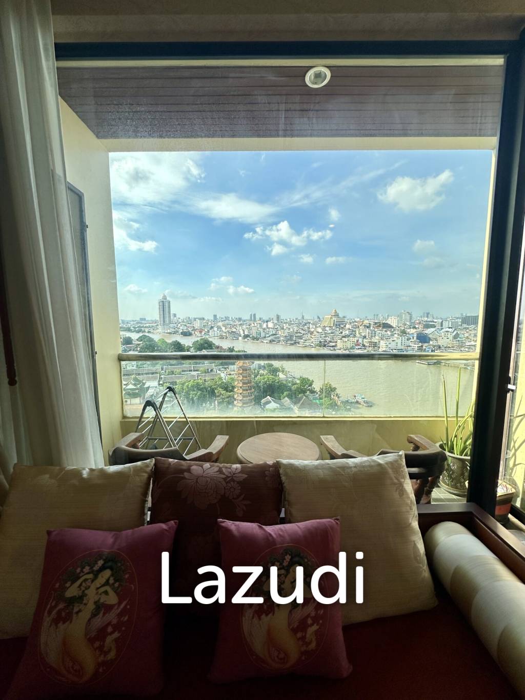 1 bed 1 bath 64 sqm. at Baan Chaopraya Condo