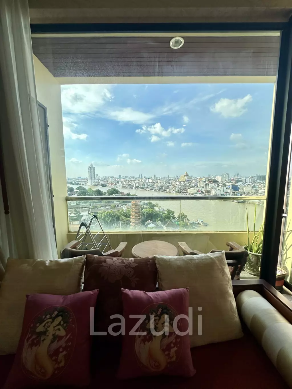 1 bed 1 bath 64 sqm. at Baan Chaopraya Condo