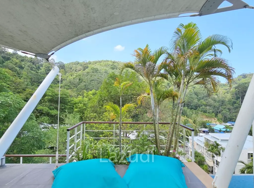3-Bedroom Penthouse with Mountain View in Kamala