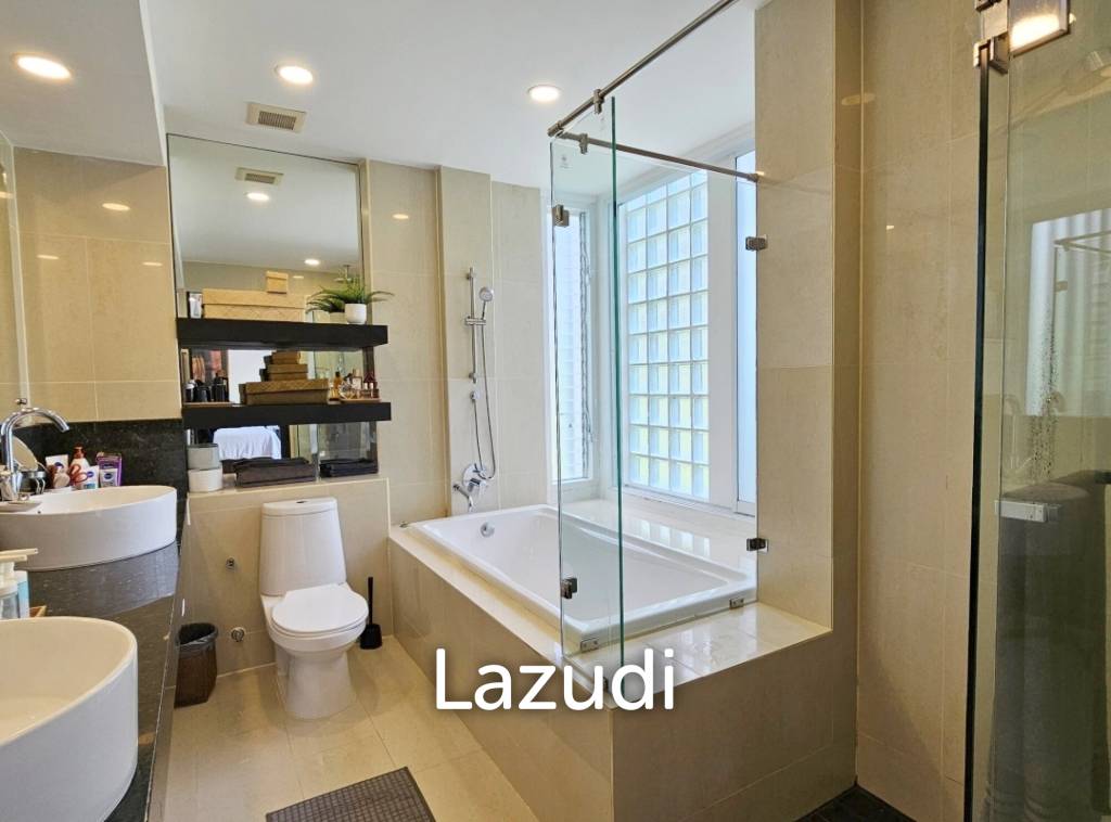 3-Bedroom Penthouse with Mountain View in Kamala
