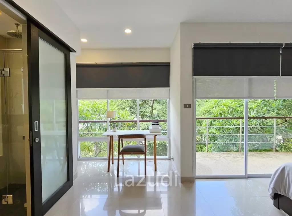 3-Bedroom Penthouse with Mountain View in Kamala