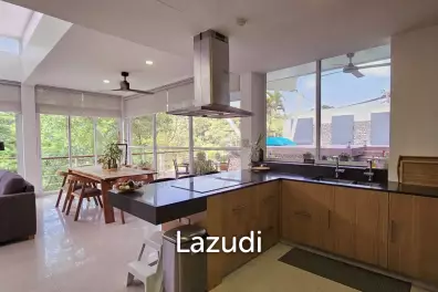 3-Bedroom Penthouse with Mountain View in Kamala