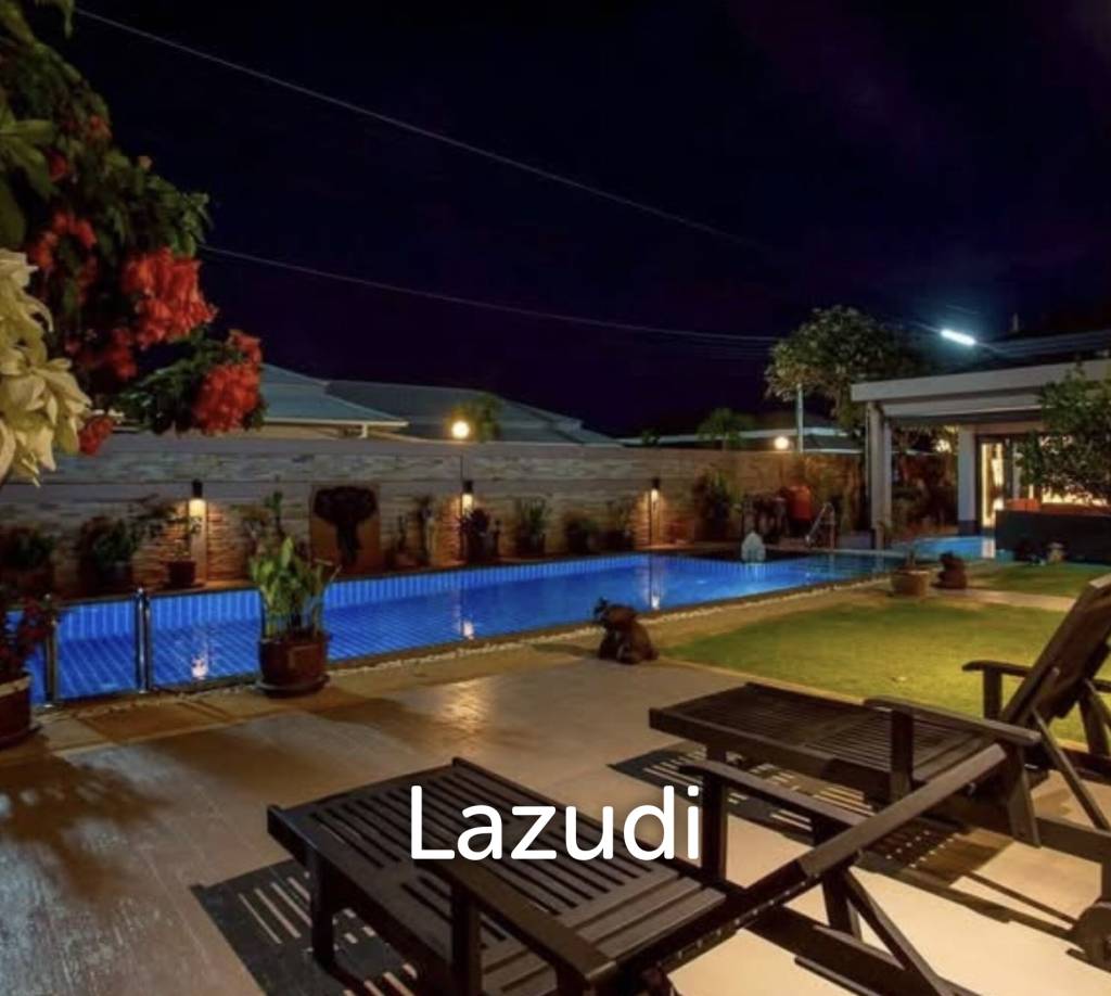 AVENUE 88 : renovated 3 bed pool villa