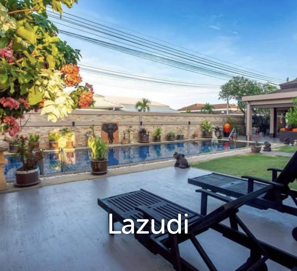 AVENUE 88 : renovated 3 bed pool villa