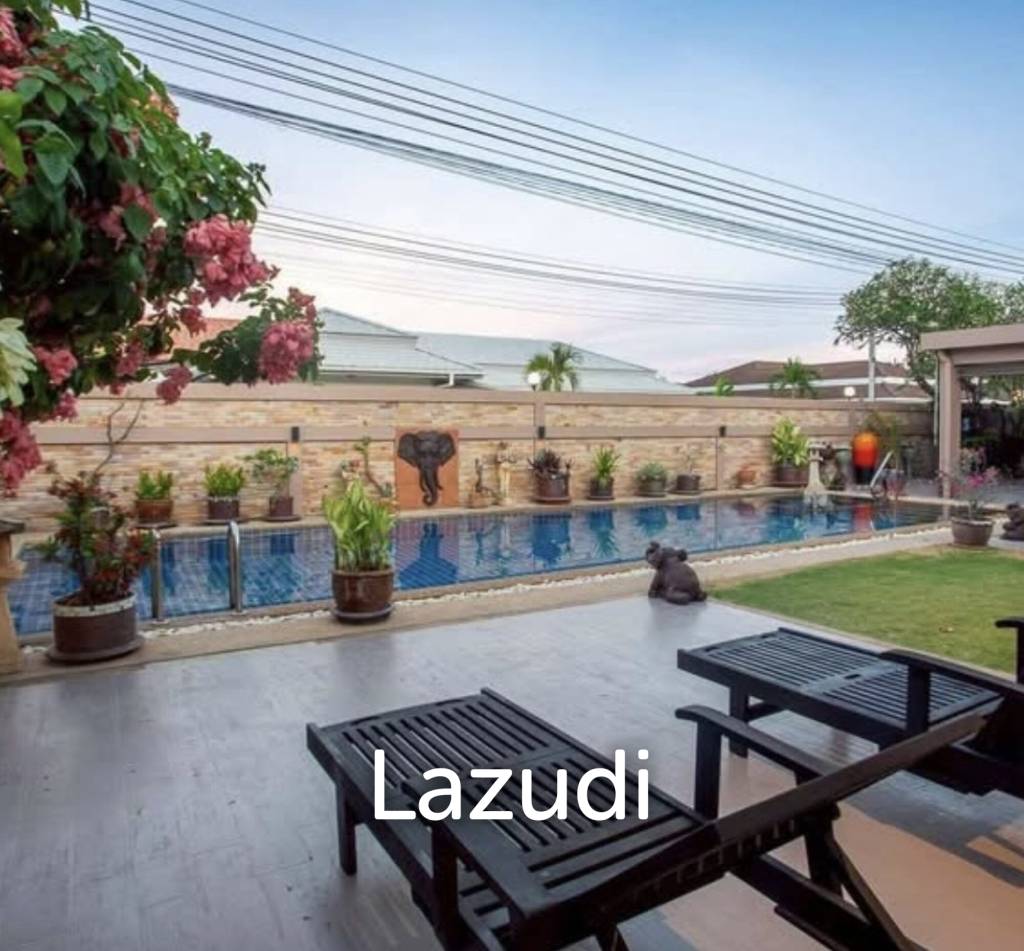 AVENUE 88 : renovated 3 bed pool villa