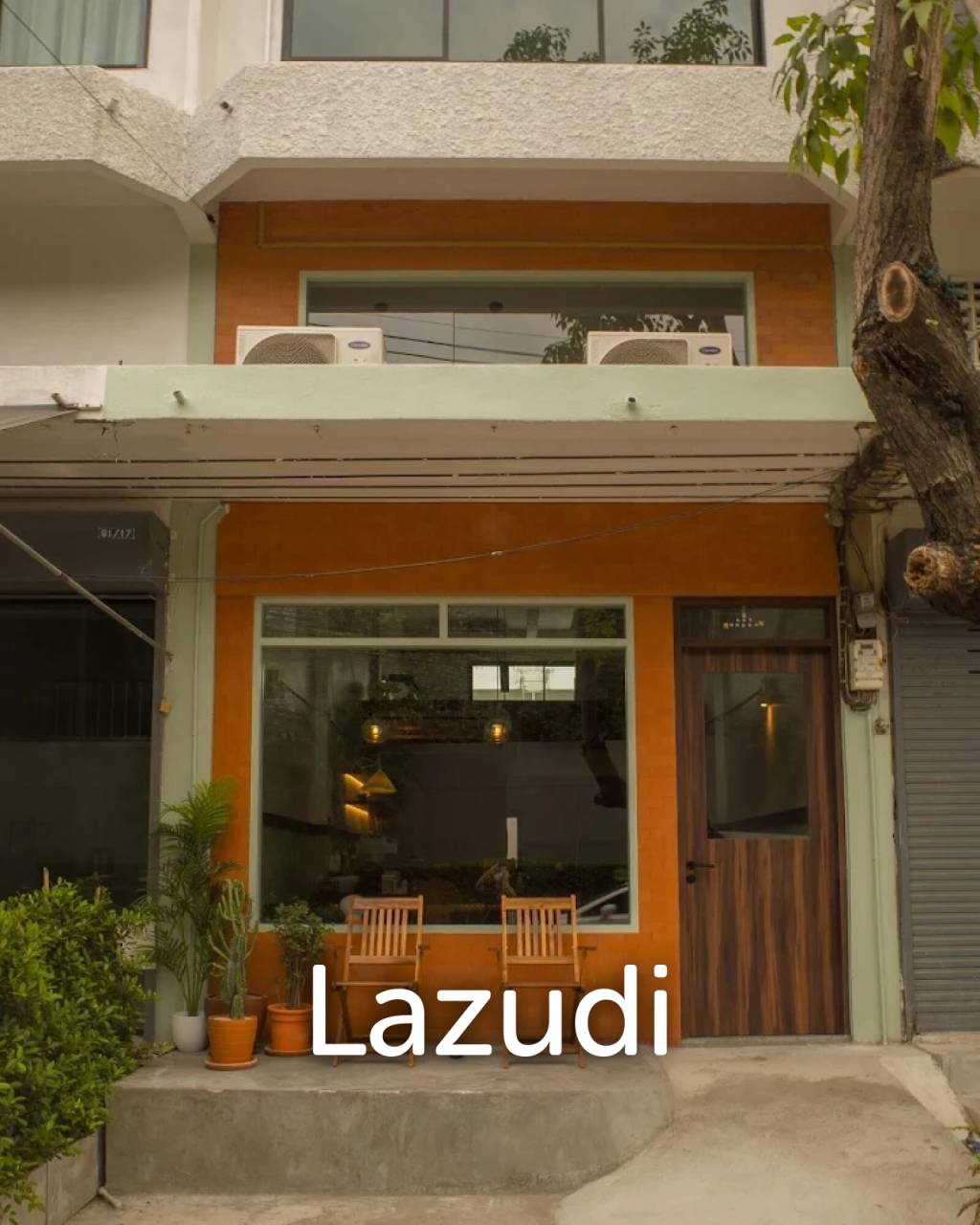Cafe/Restaurant with kitchen Close to BTS On Nut   Shop space with kitchen in a low-rise apartment