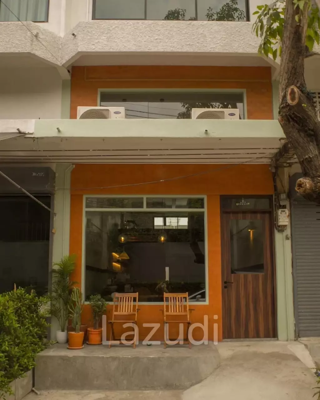 Cafe/Restaurant with kitchen Close to BTS On Nut   Shop space with kitchen in a low-rise apartment